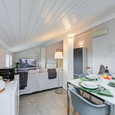 Appartement White Paradise Rooftop Stunning Lake View - Happy