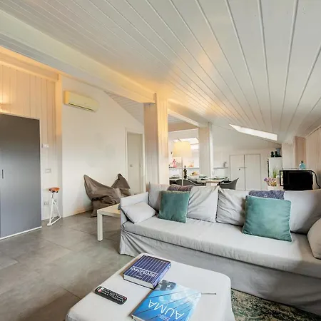 White Paradise Rooftop Stunning Lake View - Happy Appartement