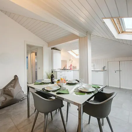 White Paradise Rooftop Stunning Lake View - Happy Appartement